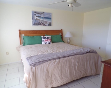 772 S Ellicott Circle - Photo Thumbnail 9