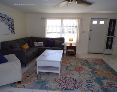 772 S Ellicott Circle - Photo Thumbnail 6