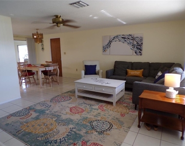 772 S Ellicott Circle - Photo Thumbnail 4