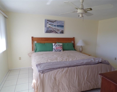 772 S Ellicott Circle - Photo Thumbnail 13