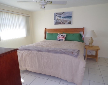 772 S Ellicott Circle - Photo Thumbnail 12