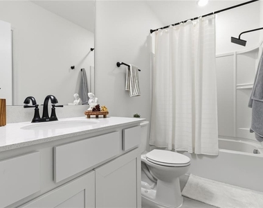 6404 Silverstar Drive - Photo Thumbnail 15