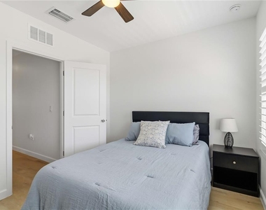 6404 Silverstar Drive - Photo Thumbnail 16