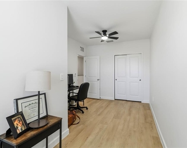 6404 Silverstar Drive - Photo Thumbnail 19