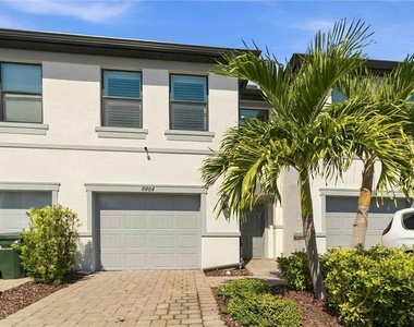 6404 Silverstar Drive - Photo Thumbnail 1
