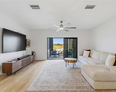 6404 Silverstar Drive - Photo Thumbnail 6