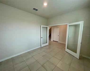 10606 Chippewa Drive - Photo Thumbnail 4