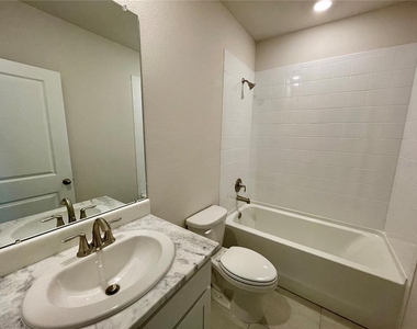 10606 Chippewa Drive - Photo Thumbnail 22