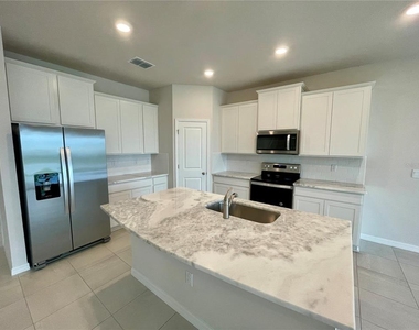 10606 Chippewa Drive - Photo Thumbnail 6