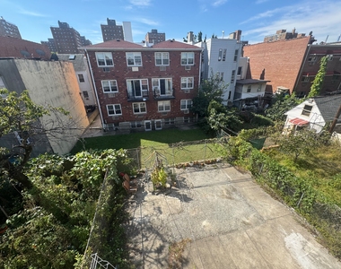 21-20 Broadway - Photo Thumbnail 4