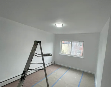 21-20 Broadway - Photo Thumbnail 3