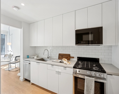 41-46 27th Street - Photo Thumbnail 3