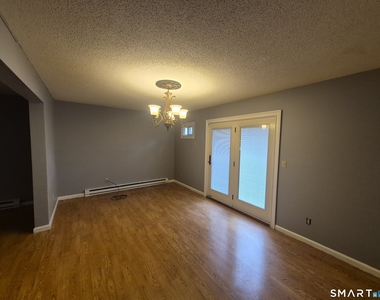 111 Mohican Avenue - Photo Thumbnail 7