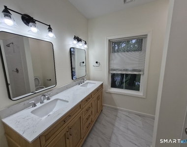 35 West Main Street - Photo Thumbnail 5