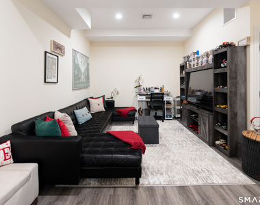 82 Columbus Place - Photo Thumbnail 24