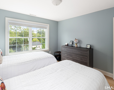 82 Columbus Place - Photo Thumbnail 15