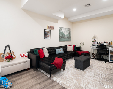 82 Columbus Place - Photo Thumbnail 25