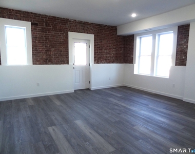 2806 Fairfield Avenue - Photo Thumbnail 5