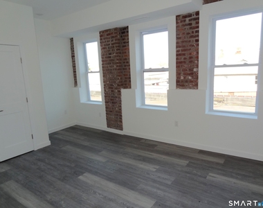 2806 Fairfield Avenue - Photo Thumbnail 8