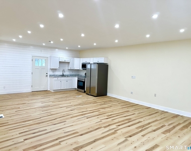 3848 Whitney Avenue - Photo Thumbnail 9