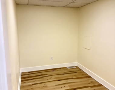 3848 Whitney Avenue - Photo Thumbnail 3