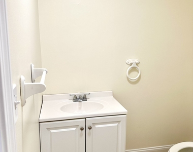 3848 Whitney Avenue - Photo Thumbnail 6