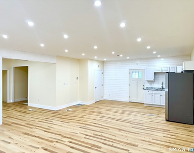 3848 Whitney Avenue - Photo Thumbnail 8
