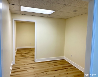 3848 Whitney Avenue - Photo Thumbnail 4