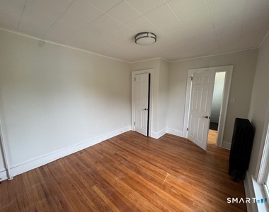 55 Robbins Avenue - Photo Thumbnail 8