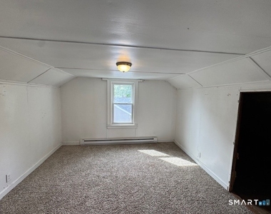 55 Robbins Avenue - Photo Thumbnail 11