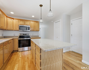 134 Golden Hill Street - Photo Thumbnail 4