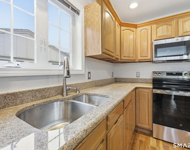 134 Golden Hill Street - Photo Thumbnail 5