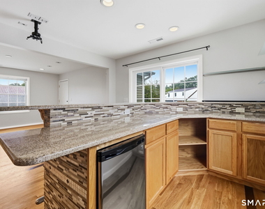 134 Golden Hill Street - Photo Thumbnail 6