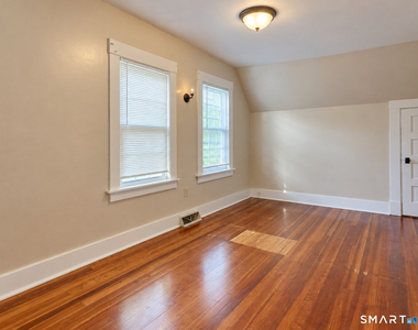 168 Cooper Hill Street - Photo Thumbnail 9