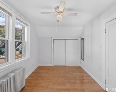 78 Waverly Avenue - Photo Thumbnail 10