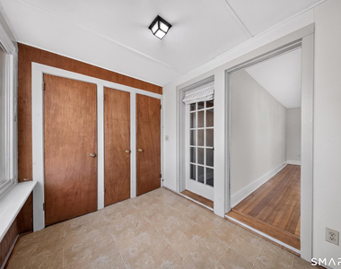 78 Waverly Avenue - Photo Thumbnail 5