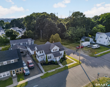 78 Waverly Avenue - Photo Thumbnail 2