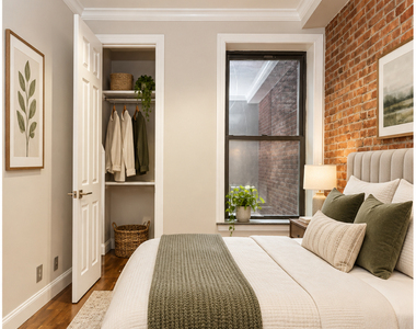 16 East 116th Street - Photo Thumbnail 2