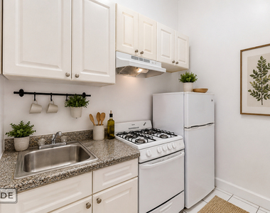 159 East 55th Street - Photo Thumbnail 1