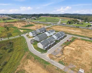 1005 Darcy Dr - Photo Thumbnail 23
