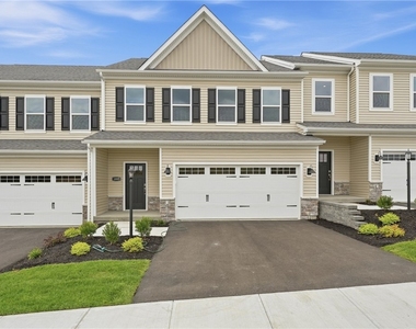 1005 Darcy Dr - Photo Thumbnail 1