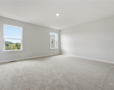 1005 Darcy Dr - Photo Thumbnail 14
