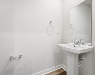 1007 Darcy Dr - Photo Thumbnail 10