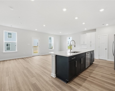 1007 Darcy Dr - Photo Thumbnail 8