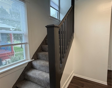 514 Railroad St - Photo Thumbnail 4