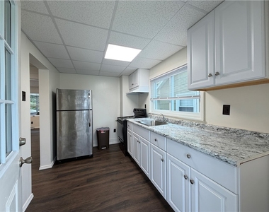 514 Railroad St - Photo Thumbnail 7
