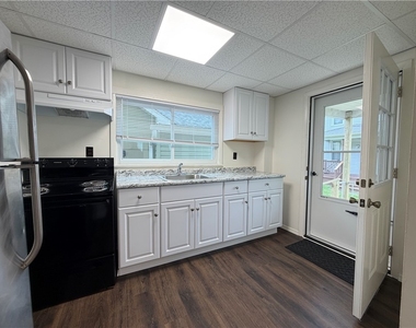 514 Railroad St - Photo Thumbnail 6
