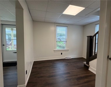 514 Railroad St - Photo Thumbnail 5