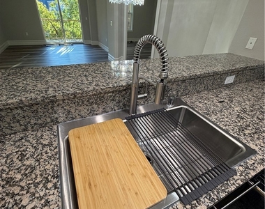 50 E Serene Avenue - Photo Thumbnail 12