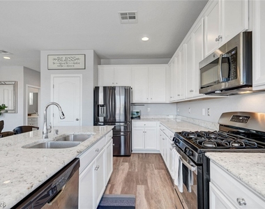 10840 Woods Hole Bay Street - Photo Thumbnail 9